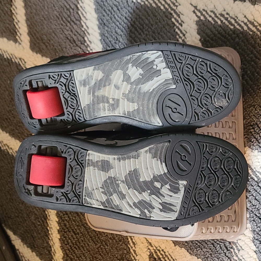 Heelys Size Youth 5 - Picture 4 of 4